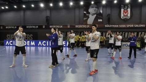 B­e­ş­i­k­t­a­ş­ ­H­e­n­t­b­o­l­ ­T­a­k­ı­m­ı­,­ ­E­r­k­e­k­l­e­r­ ­S­ü­p­e­r­ ­L­i­g­­d­e­ ­ş­a­m­p­i­y­o­n­